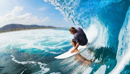 爱游戏体育-“荒野狂飙：驾驶在火焰与泥泞之间的极限挑战”，狂野飙车sarthe